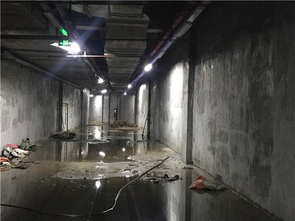 地下室跑道两侧墙面防水
